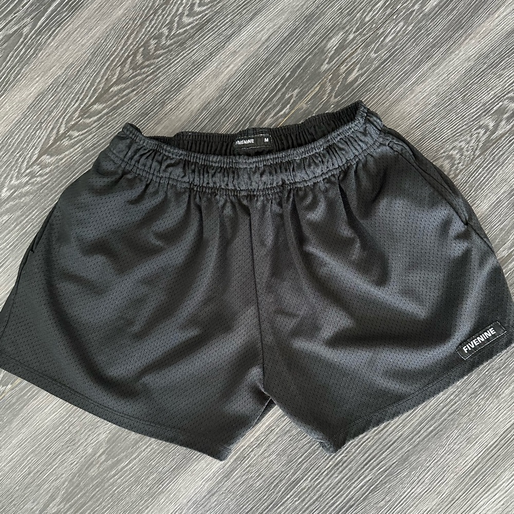 FIVENINE Black Mesh Shorts - M